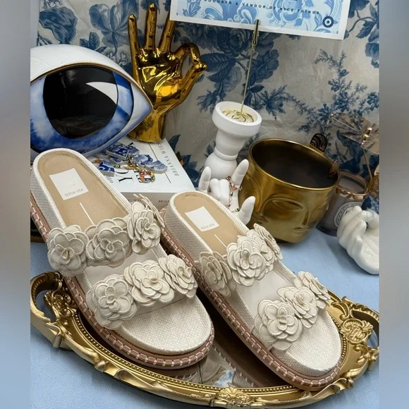 🆕 DOLCE VITA 🧿 NWOB Sherla White Raffia Floral Applique Slide Sandals, Sz 7
